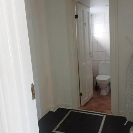 2 Bedroom In With Free Parking Apartment