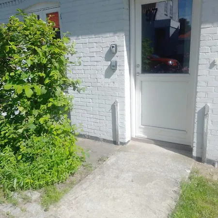 Apartment In With Free Parking *